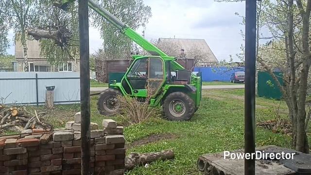 🏡Домашний влог. Работа кипит. Выкарчевали сад.