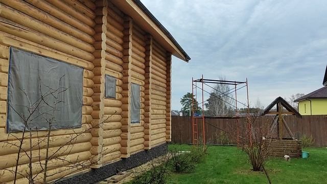 Пескоструйная шлифовка бревна,ранее оно было окрашено,но прошло 8 лет.