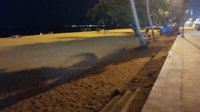 Гуляем по набережной.