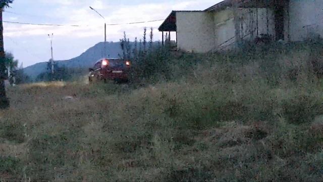 Нарушение пдд  Езда по газону и пешеходной зоне