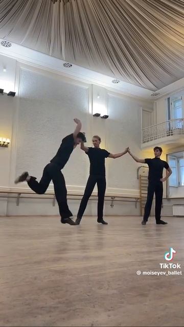Клип @dancee_biz