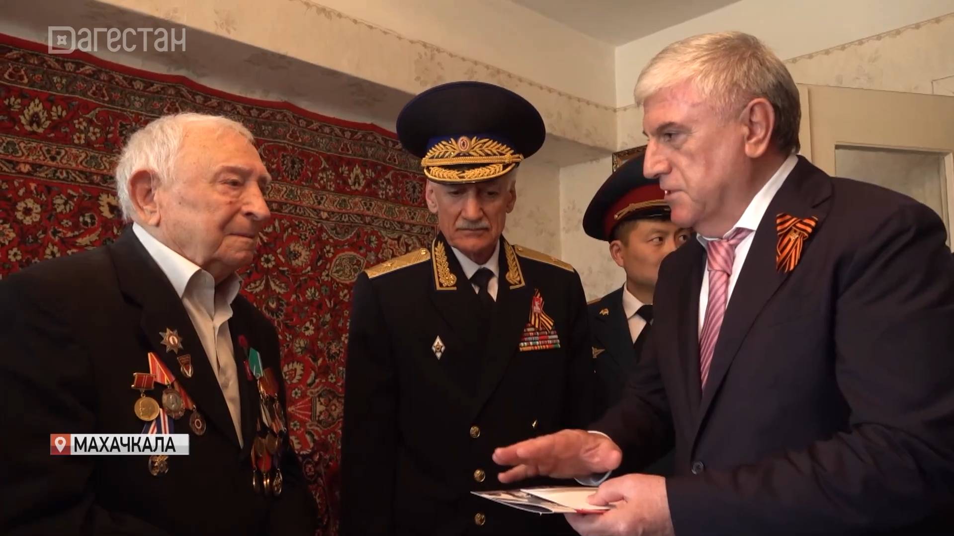 Фронтовика Юрия Петрухина поздравили с наступающим Днем Победы