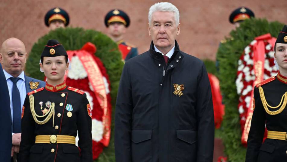 Собянин возложил венки к Могиле Неизвестного Солдата