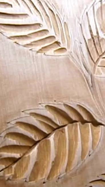 Плоскорельефная резьба по дереву лист вяза разные виды