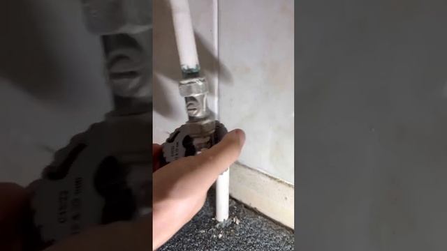 Профессиональная замена деталей НА УНИТАЗЕ