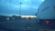 У таксиста лопнуло колесо