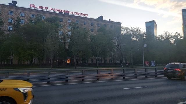 около метро Тимирязевская / Москва