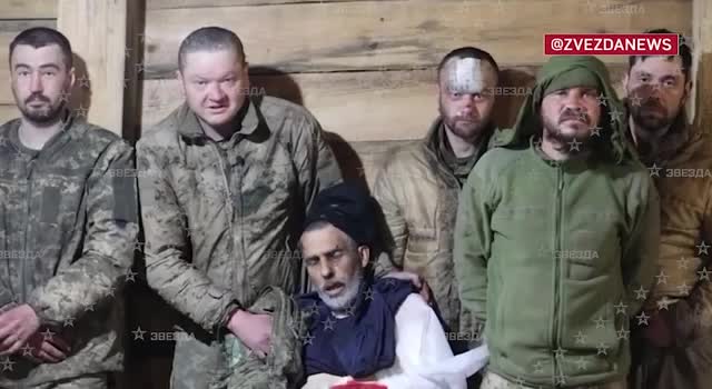 Наши военнослужащие взяли в плен боевиков 77-ой отдельной аэромобильной бригады ВСУ в поселке Лип...