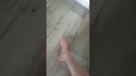 Кукла ложится спать.
