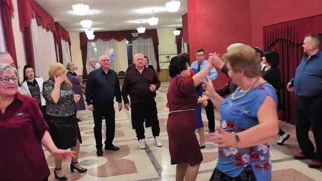Дарите женщинам цветы... 08.02.25...
