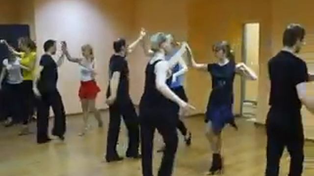 Cha-cha-cha в группе продолжающих в "Данс Колледж"