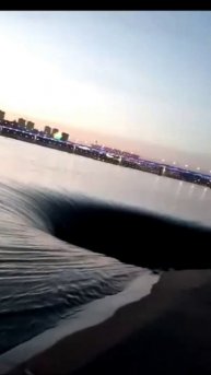 Вода из Волги уходит в воронку в Краснослободске