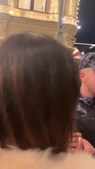 Китаянки пришли в восторг от русских парней. Китайские туристки приехали на парад. Они заметили с...