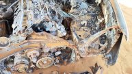 Нашёл посреди пустыни сгоревший Land Cruiser