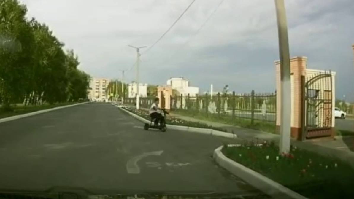 самокатчик