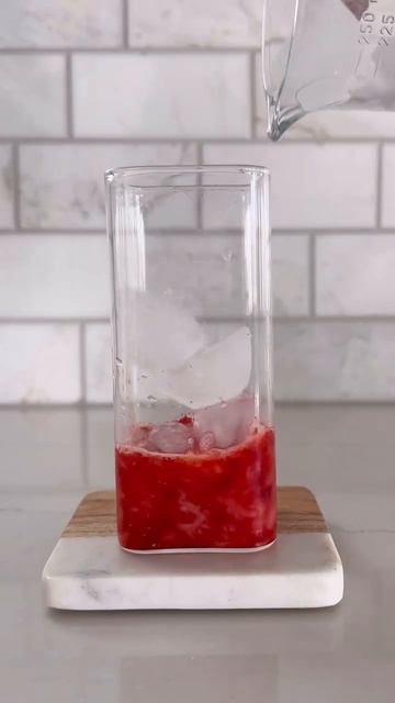 клубничный лимонад