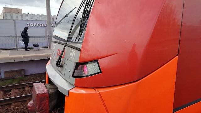 Электропоезд Ласточка ЭС2Г-100 До станции Санкт-Петербург Прибывает на станцию Ленинский Проспект