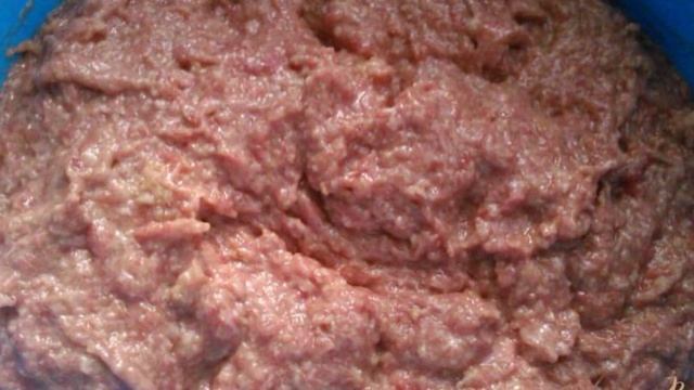 Месные котлеты с чесночным соусом
