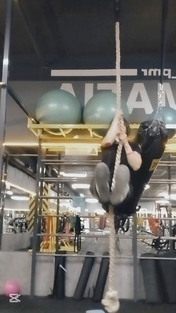 Подъем по канату уголком #workout #motivation