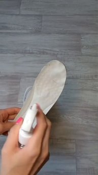 Как убрать неприятный запах с обуви.