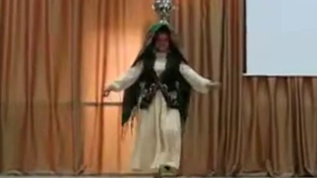 Омскидан Динара Кәримова башкаруында “Самаварлы бию”