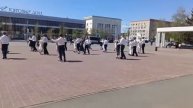 В КУРГАНЕ ВОЗЛЕ ФИЛАРМОНИИ ВАЛЬС ПОБЕДЫ