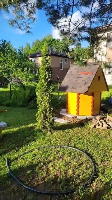 Домик для колодца.