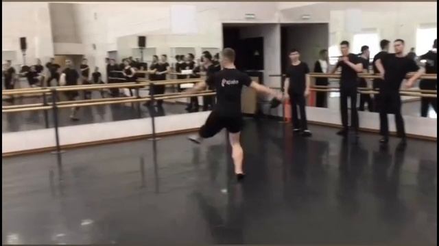 Жете по кругу