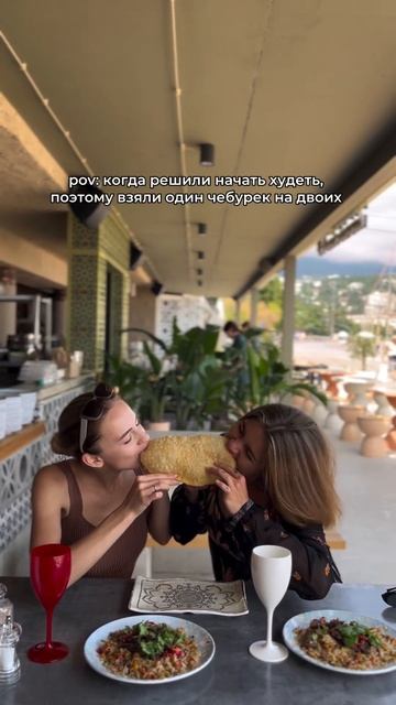здесь вкусные чебуреки в ялте!