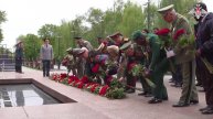 Церемония возложения цветов к Могиле Неизвестного солдата