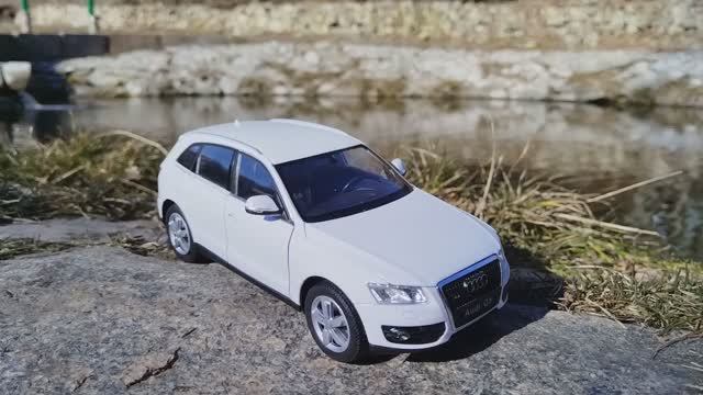 Модель Audi Q5 от компании Welly