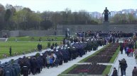 На Пискаревском мемориальном кладбище почтили память погибших в годы войны