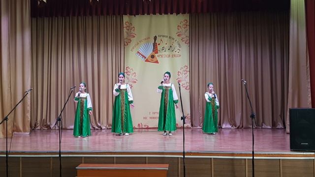 Ансамбль Современничек - Два орла