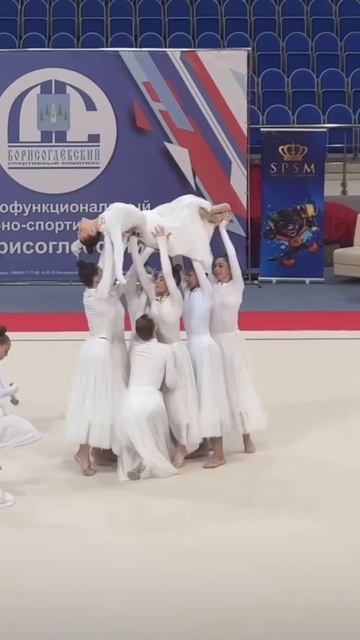 С Днём Великой Победы! Гимнастки клуба "Виктория"  #эстетическаягимнастика #деньпобеды #журавли