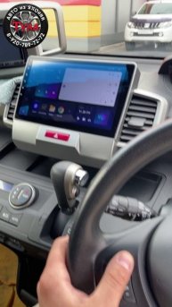 Установка Android устройства и камеры обгона на Honda Freed.