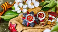 Ордена нашего дедушки. И за какие подвиги он их получил.