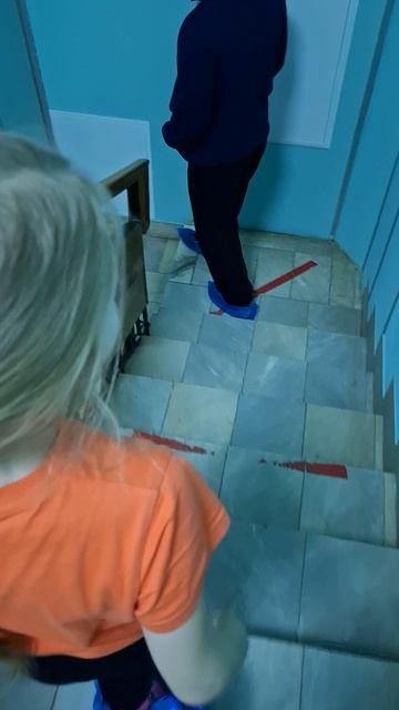 Спускаемся в подвал МУЗЕЙ