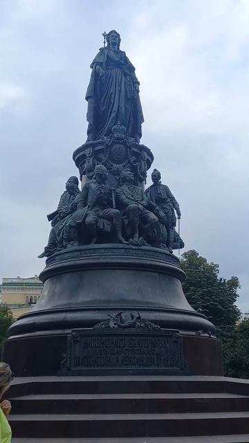 Памятник Екатерине в  Санкт-Петербурге