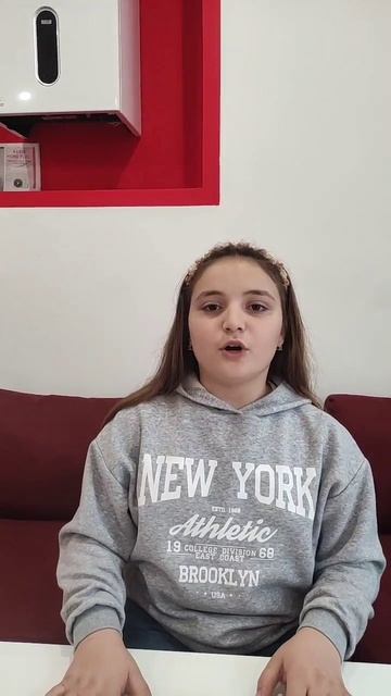 Мадама Аврора, 9 лет. Италия, г. Локоротондо. У лукоморья дуб зелёный «Руслан и Людмила»