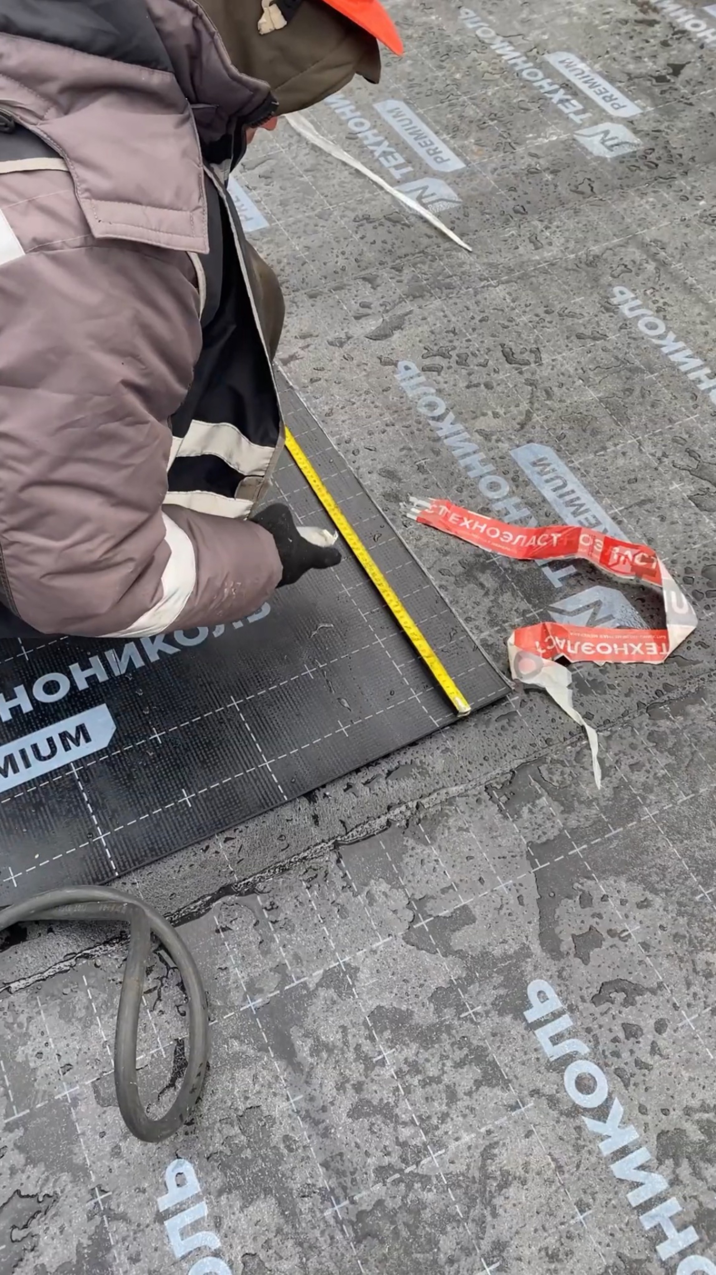 Работы на плоской кровле