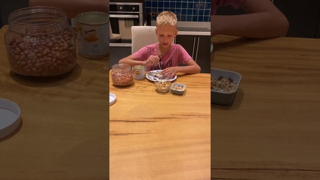 как приготовить Сникерс дома?