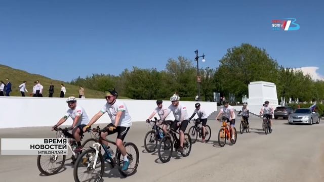 Под Волгоградом депутаты совершили 80-километровый велопробег в честь 80-летия Победы