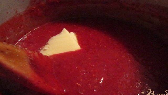 Говяжья печень с клюквенным соусом