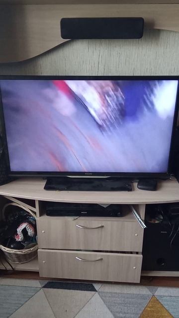 ЖЕСТОКАЯ МАТЬ РАЗБИЛА БИТОЙ XBOX 360 
ИЗ-ЗА ДВОЙКИ В ЧЕТВЕРТИ СМОТРЕТЬ ВСЕМ!!!