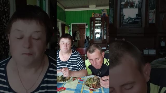 Приятного аппетита наши хорошие 😋