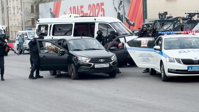 В День 80-летия Победы подразделения регионального МВД провели показательные выступления