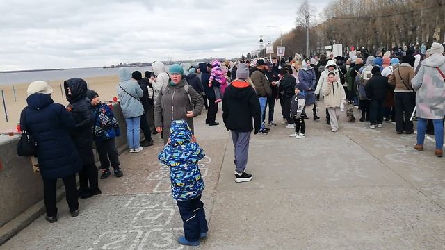 Очередь за кашей на 9 мая в Архангельске 2025