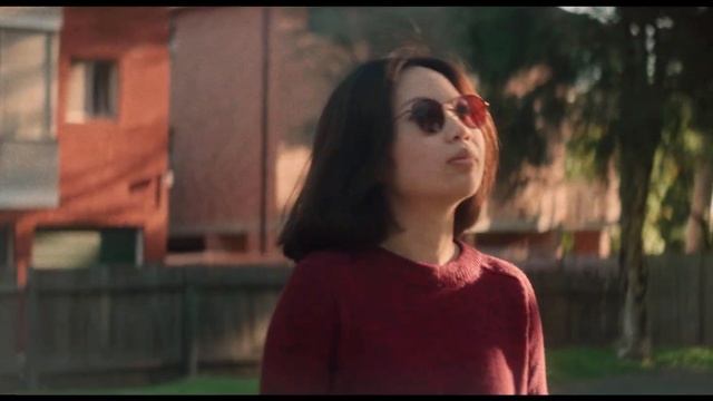 Eps 15. Late Afternoon Stroll (GH5 with 16mm film emulation)