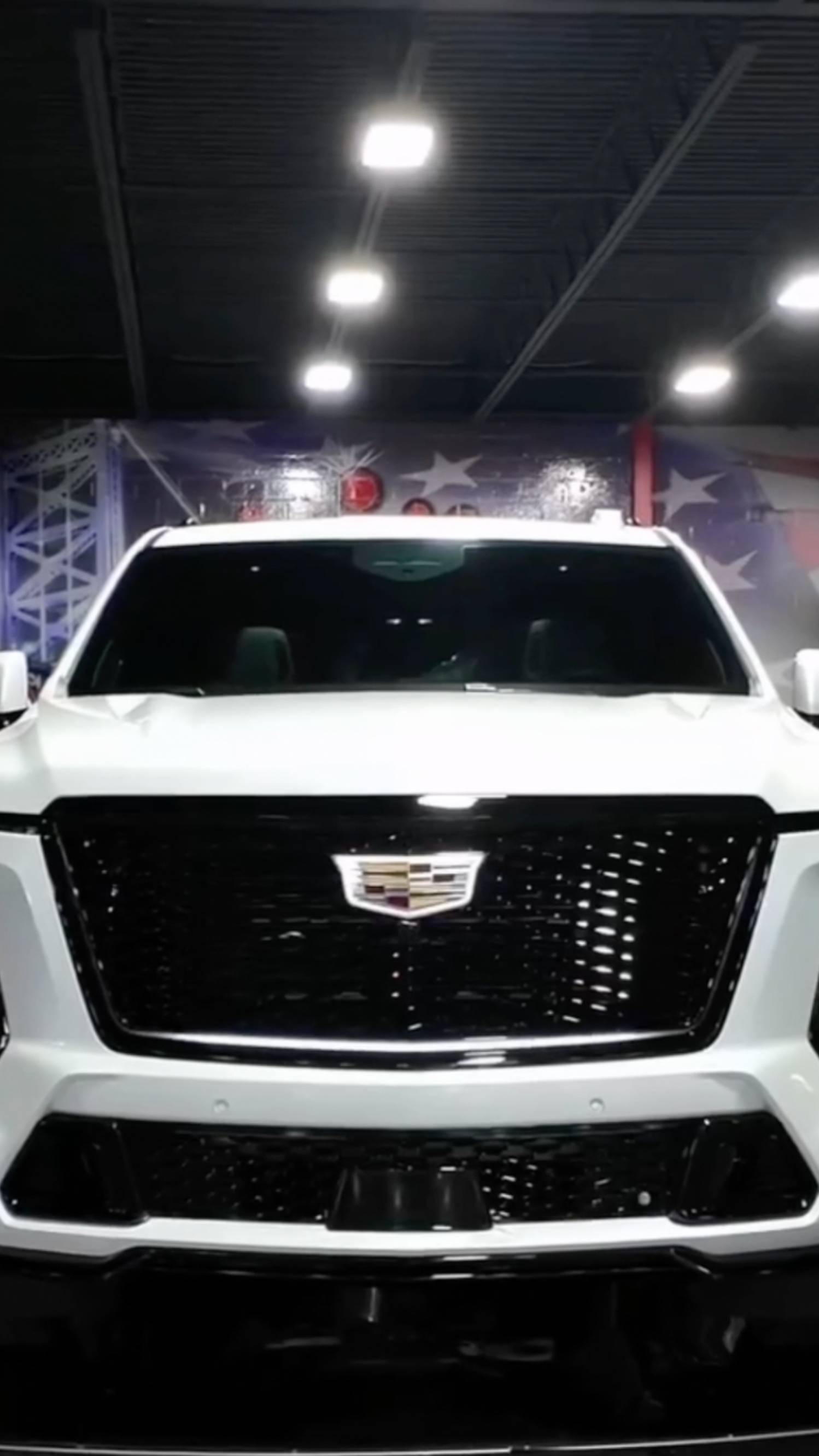 Escalade V серия