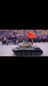Т-34 открыл парад Победы в Москве